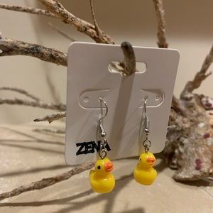 A pair of duck earrings!!